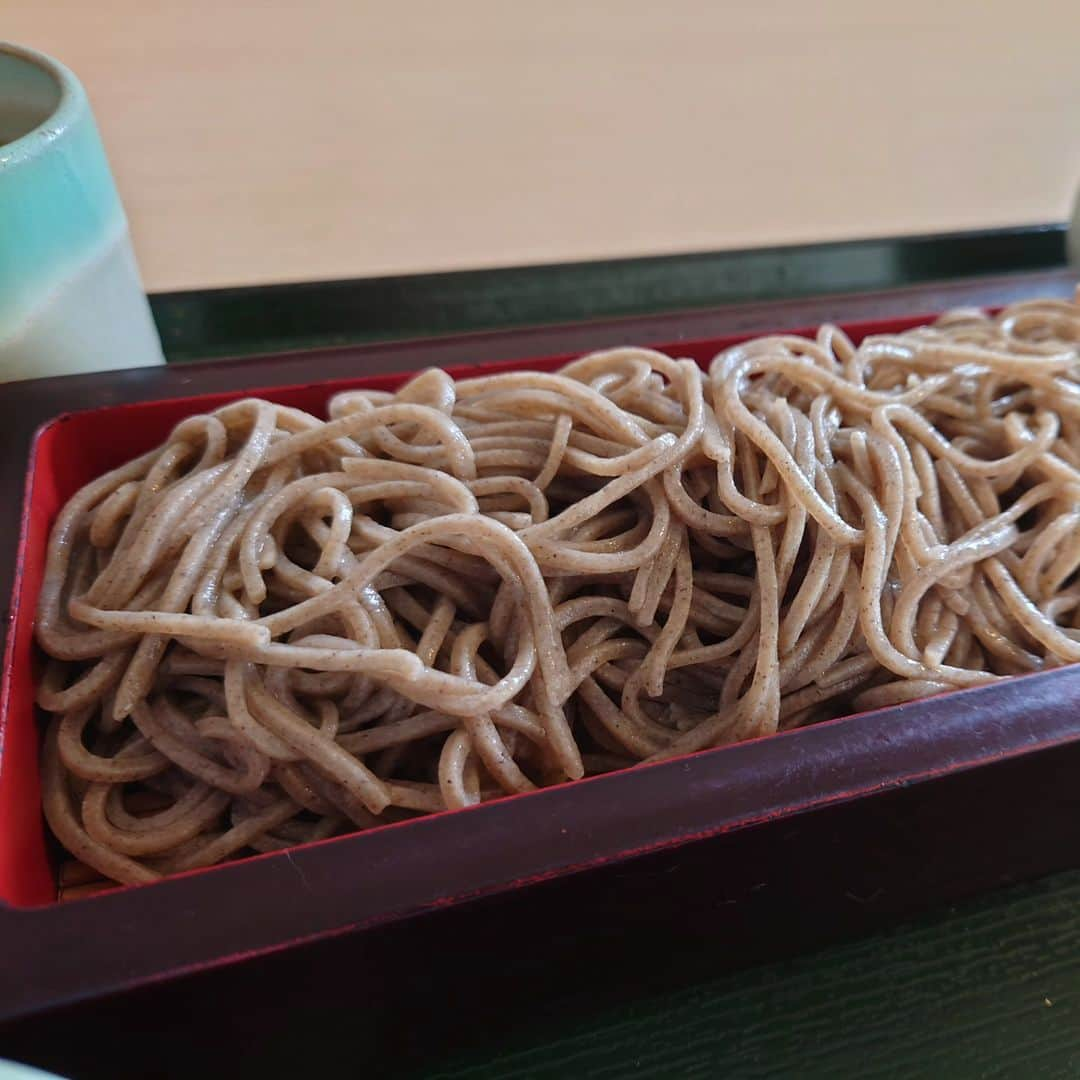 佐藤大さんのインスタグラム写真 - (佐藤大Instagram)「山口県厚狭駅にある『手打ち蕎麦　野の花』さんにお邪魔させていただきました。  これは丁寧なお蕎麦 美味いぜ！！ 感動を覚える蕎麦です。 穴子天丼も最高でした。 #旅芸人昼飯 #厚狭駅 #手打ち蕎麦野の花 #蕎麦屋 #丼」4月14日 13時14分 - satodaidaidai