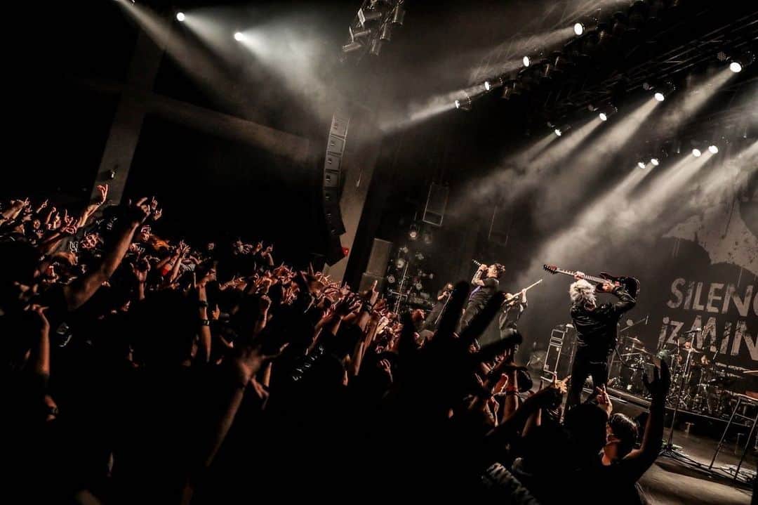 MAH さんのインスタグラム写真 - (MAH Instagram)「ROAD TO DPF23 “THE LiBERATiON TOUR” Day 3 at CLUB CITTA’ Kawasaki.  #SiM #SiM解ツアー  📸 @kouhey0622」4月14日 13時17分 - mahfromsim