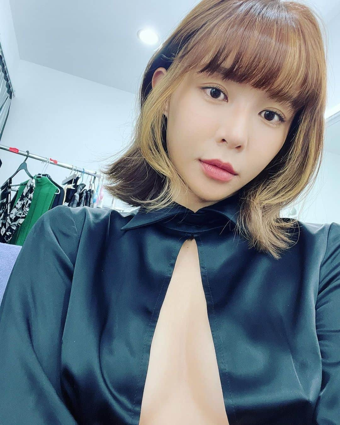 Yuriさんのインスタグラム写真 - (YuriInstagram)「黑色情人節快樂🖤✨」4月14日 13時30分 - xx15995