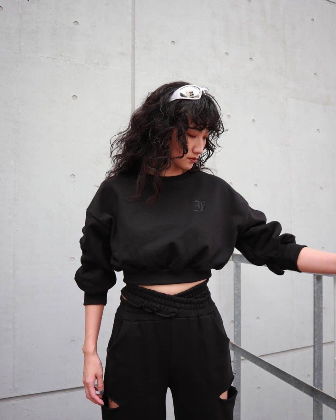 FIG&VIPERのインスタグラム：「【 Matching sets 】  ・Volume sleeve sweatshirt ¥5,720 ・Low waist wide sweatpants ¥6,490 (tax included)  _______________________________________________  #figandviper」