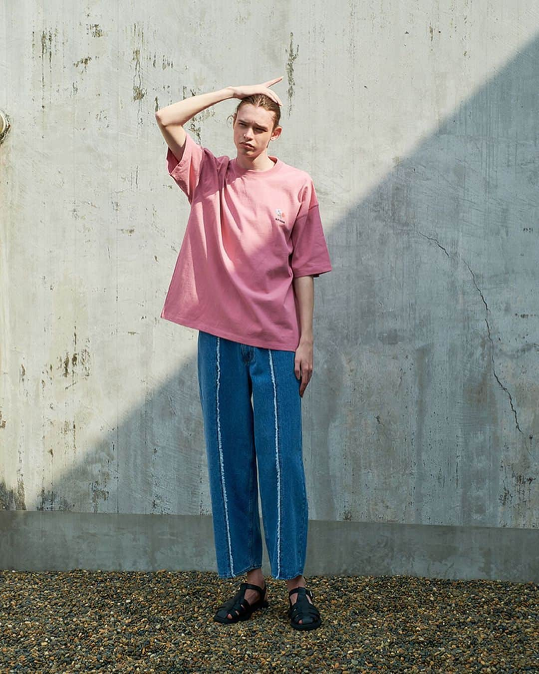 センスオブプレイスさんのインスタグラム写真 - (センスオブプレイスInstagram)「2023 SUMMER LOOK  men① shirt ¥6,600 tops¥4,400 pants¥4,950  men② tops¥4,400 pants¥8,250  men③ tops¥4,950 pants¥8,250  #senseofplace_ur #senseofplacebyurbanresearch #センスオブプレイス #センスオブプレイスバイアーバンリサーチ #アーバンリサーチ #newin #summer」4月16日 12時15分 - senseofplace_ur