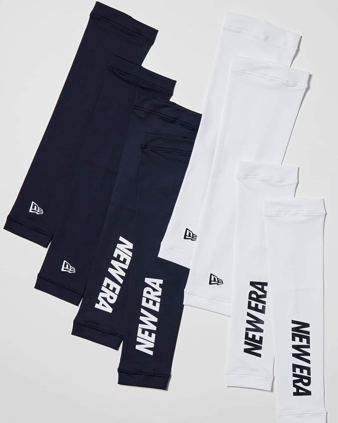 のインスタグラム：「Arm Sleeve⁠ ⁠ ランニング、ゴルフなどに使用できるアームカバー。⁠ UVカットのストレッチ素材を使用。⁠ ユニセックスで着用できるサイズ展開です。⁠ ⁠ ⁠ #NEWERA #ArmSleeve #ニューエラ #アームカバー #アームスリーブ」