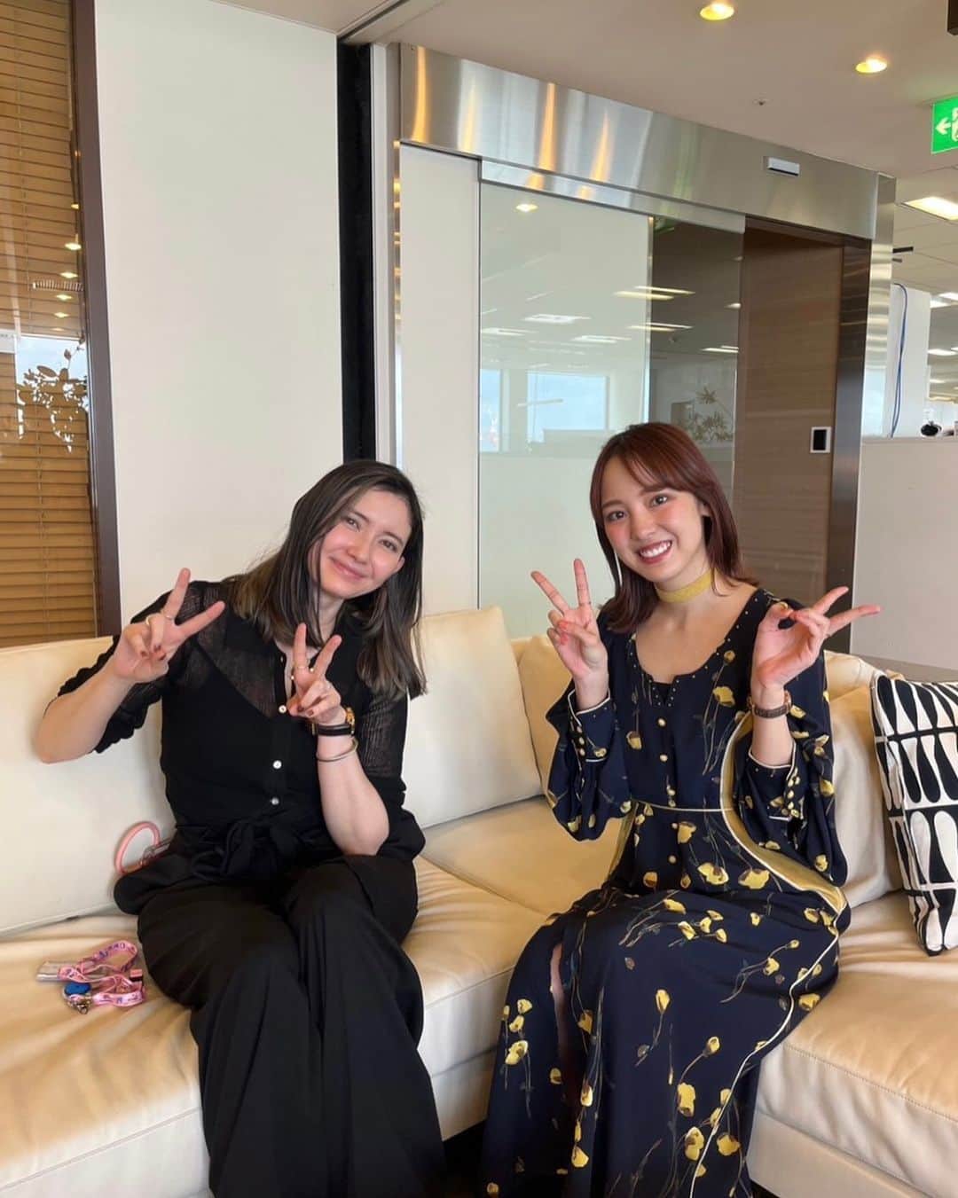 飯窪春菜のインスタグラム：「📻  市川紗椰さんがナビゲーターの、 J-WAVE（81.3FM）  ORIENT STAR TIME AND TIDEに明日、出演させて頂きます☺️  久しぶりにお会いした市川さん、相変わらずお綺麗で色気のあるお方でした…🫶🏻 ゆったりお喋りしています、ぜひお聴きください🌙  4月15日21時から放送です🌙  #jwave #ラジオ #radio」