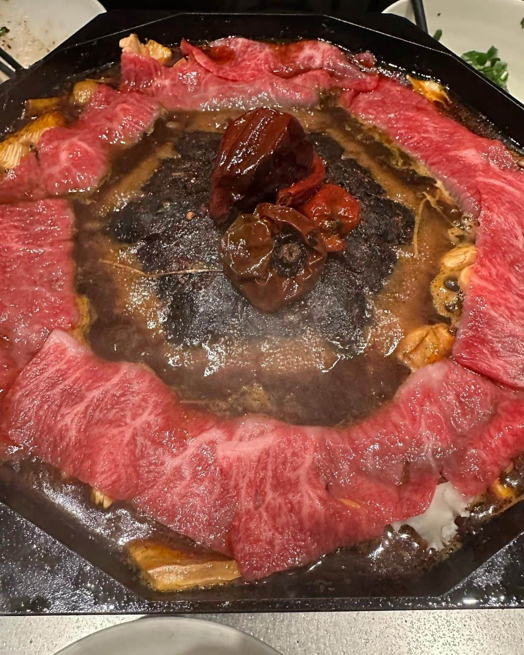 堀江貴文さんのインスタグラム写真 - (堀江貴文Instagram)「#wagyu #wagyumafia #wagyujiskan #hinabe #火鍋ワギュジスカンはたっぷり牛骨スープベースにスパイスたくさん #美味しくないわけがない #いってらっしゃい #夕食 #料理 #美味しい #ごはん #food #foodlovers #foodie  #delicious #foodoftheday #foodgasm  #yum #yummy #tasty #eat #eating #hungry #foodpics #fresh #tasty #eating #foodpic #instafood」4月14日 13時57分 - takapon_jp