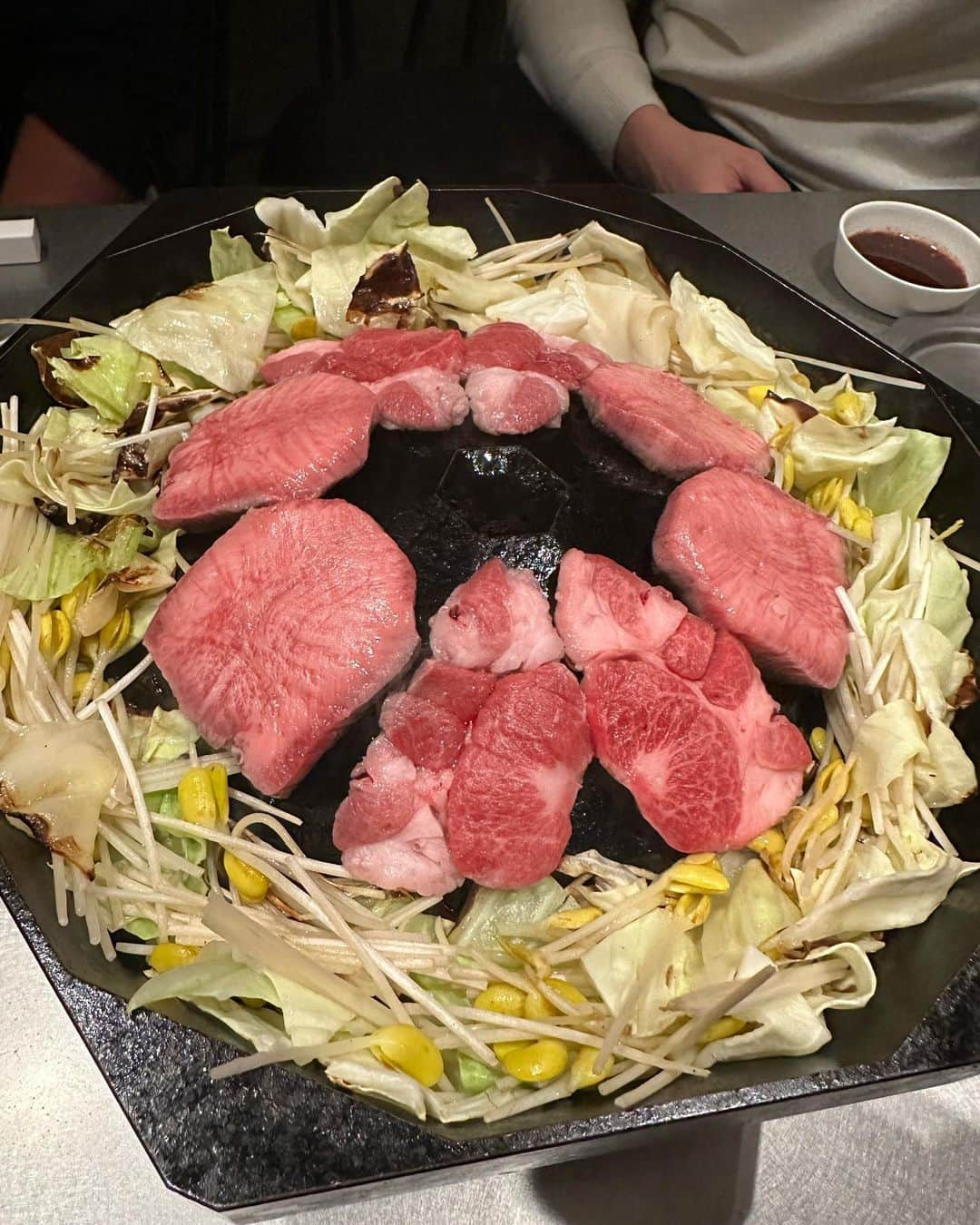 堀江貴文さんのインスタグラム写真 - (堀江貴文Instagram)「#wagyu #wagyumafia #wagyujiskan #hinabe #火鍋ワギュジスカンはたっぷり牛骨スープベースにスパイスたくさん #美味しくないわけがない #いってらっしゃい #夕食 #料理 #美味しい #ごはん #food #foodlovers #foodie  #delicious #foodoftheday #foodgasm  #yum #yummy #tasty #eat #eating #hungry #foodpics #fresh #tasty #eating #foodpic #instafood」4月14日 13時57分 - takapon_jp