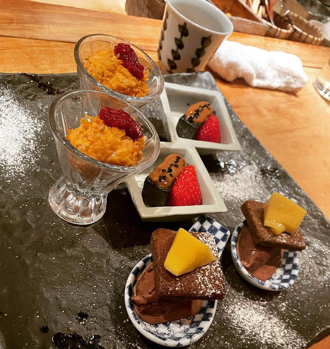 加藤美帆さんのインスタグラム写真 - (加藤美帆Instagram)「なにもかもぜーんぶ美味しかった☺️❤️ 渋谷にある食幹さんにて。 ここで飲んだ梅酒もめちゃくちゃ美味しくて無限に飲むとこだった。危ない🤣🤣🤣 食後のデザートなににするか迷ってたら、盛り合わせだとちょっとずつ食べれることを教えていただいてもりもりに☺️❤️ 本当に欲張りセット並に色々食べれたからまた行きたい🫶 #fyp #fypシ  #tokyo  #sibuya #東京 #渋谷 #東京グルメ  #渋谷グルメ  #食幹」4月14日 14時09分 - miho_kato07