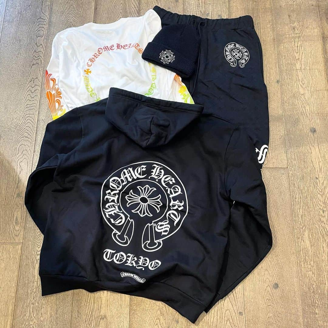 fools_judge_streetのインスタグラム：「CHROME HEARTS  Today's New Stock!  プロフィール欄より、 オンラインストア商品ページにアクセスできます。 ※その他ご不明点は店頭または、 DMまでお問い合わせください。  如有任何疑问，请在instagram上留言。 欢迎浏览我们的网上商店以及光临我们在原宿的实体店。  For inquiries, please message us on instagram. Please confirm our online store. Thank you.  #chromehearts #クロムハーツ」