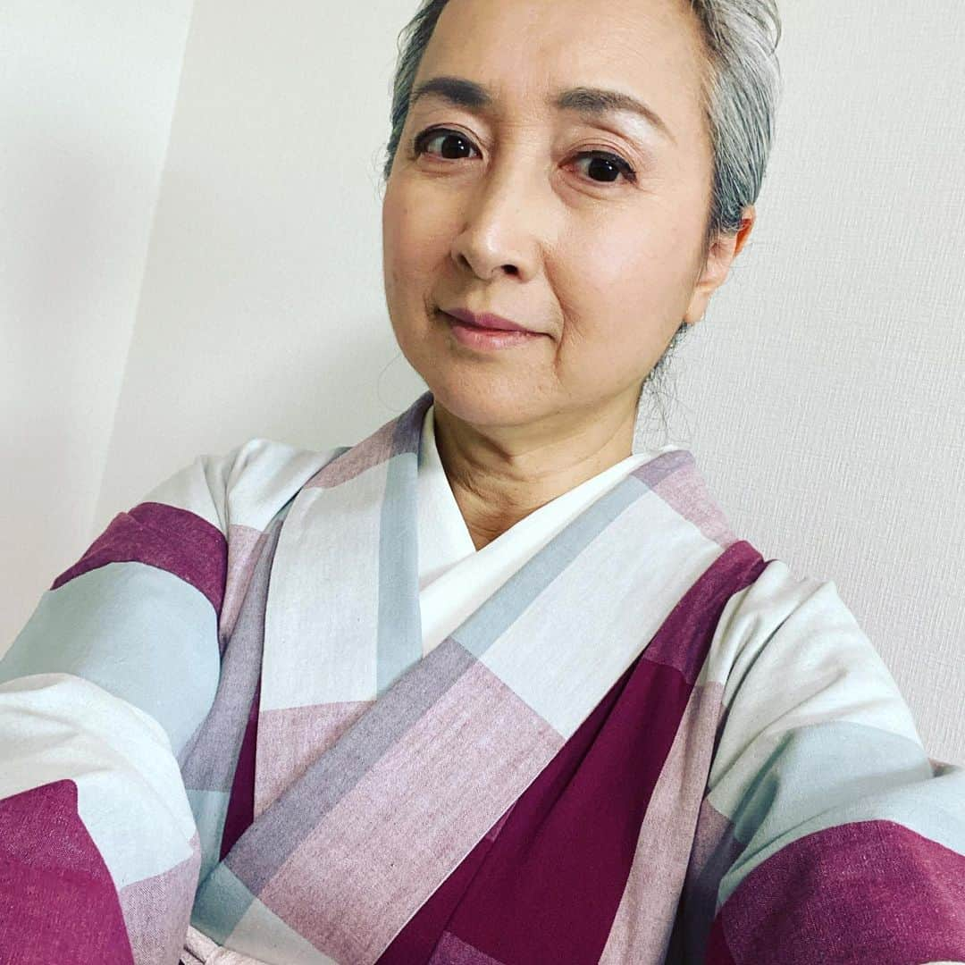 近藤サトさんのインスタグラム写真 - (近藤サトInstagram)「伊勢木綿。暑くなる前に急いで！ #kimono」4月14日 14時24分 - sato_greyhair