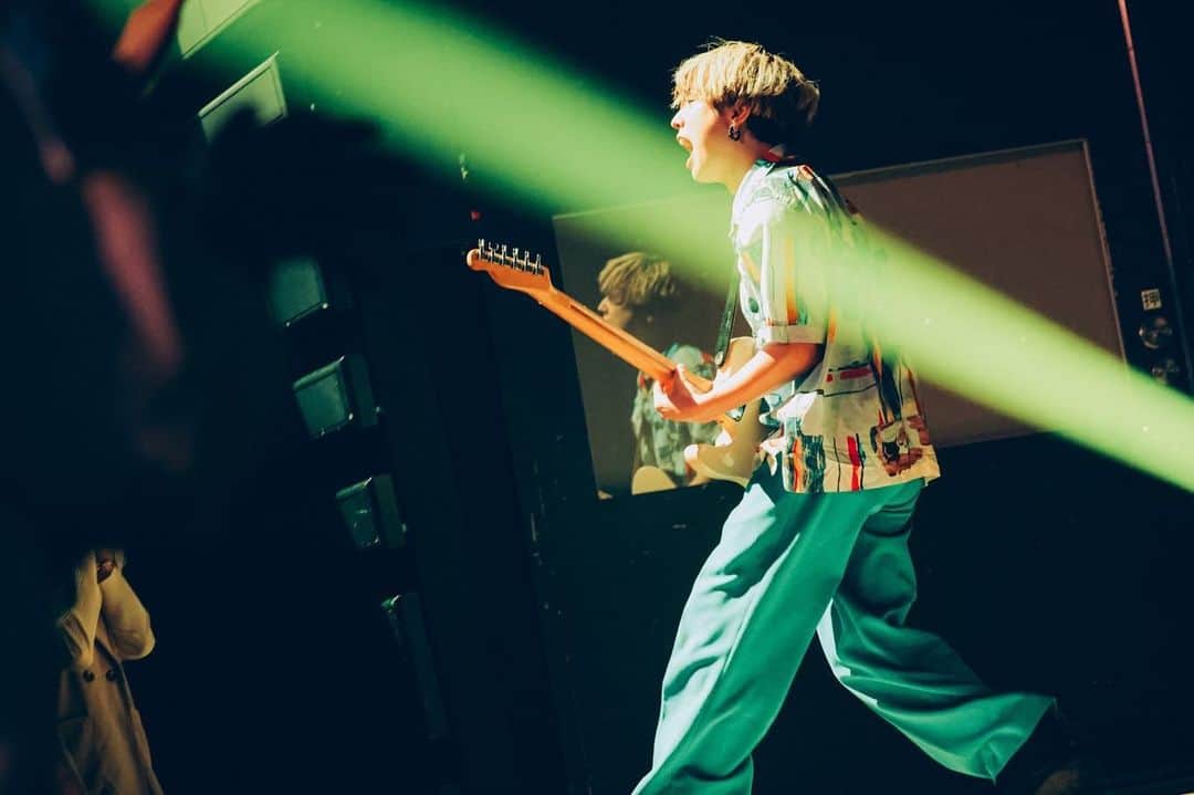 石原慎也のインスタグラム：「終演後はシャングリラサウナでキマってきた🧖  ホールツアー〝in your life〟大阪1日目  photo by 日吉"JP"純平 @junpeihiyoshi」