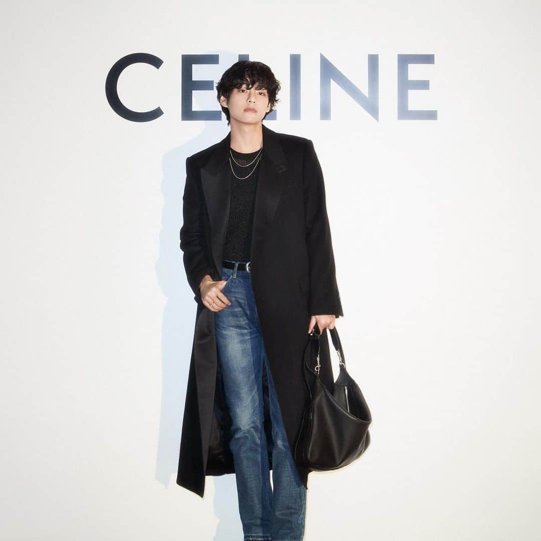 のインスタグラム：「🤭#celinebyhedislimane #celinekorea」