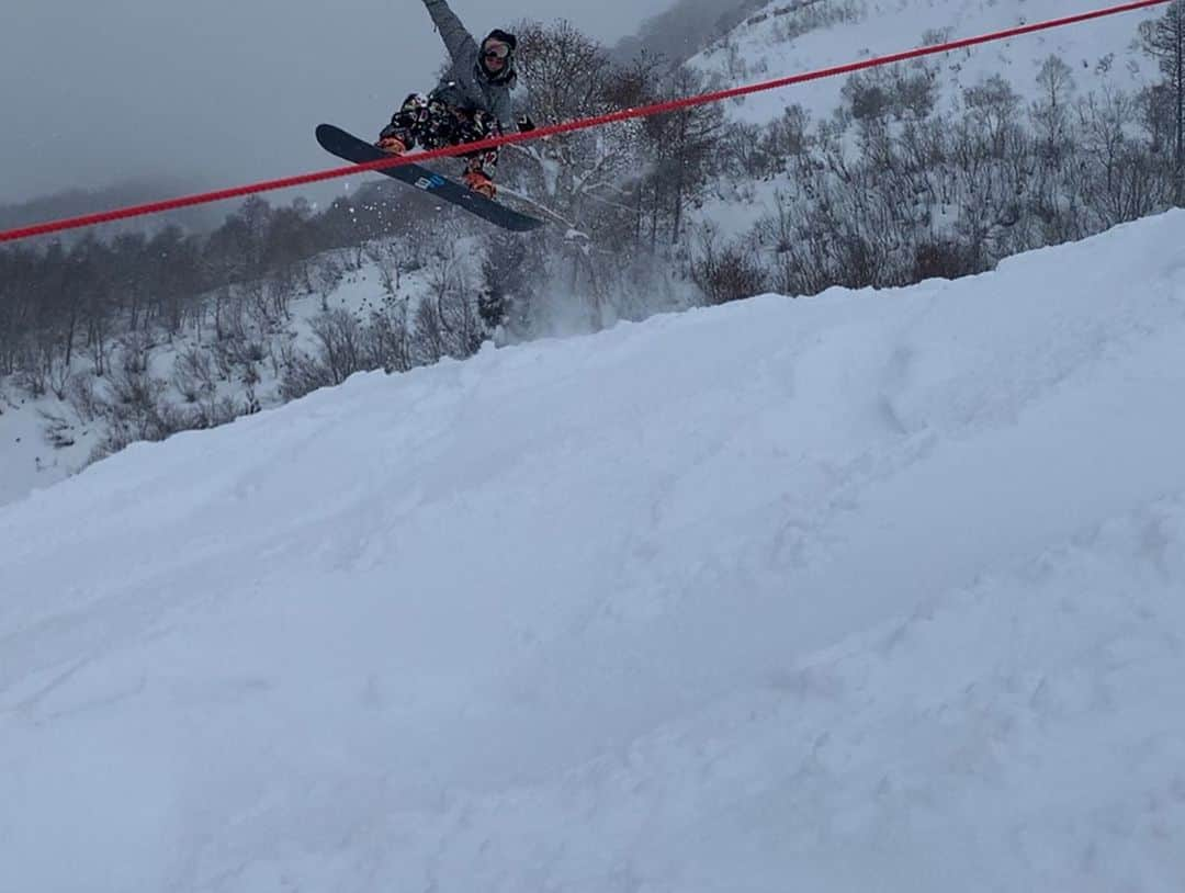 澁澤侑哉さんのインスタグラム写真 - (澁澤侑哉Instagram)「Love the view,love the feelings,love snow I love everything about winter 🥶  . . . #snowboarding #snow #winter #ice #practice #photo #style #japan」4月14日 14時42分 - yuya__shibusawa