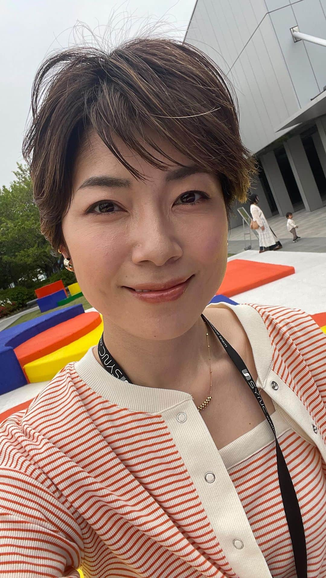 桐島瑞希のインスタグラム：「GINZA SIXの屋上がこんなんなってます〜❤️🧡💛💚💙お子ちゃま連れにもオススメ🙆‍♀️」