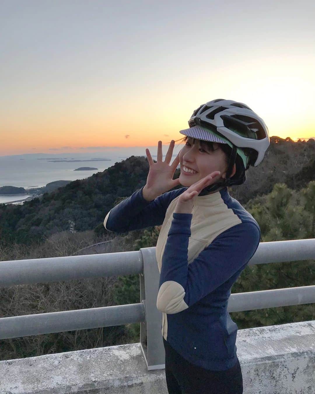 志田音々のインスタグラム：「【TV出演情報】  本日4月14日(金)放送🚴‍♀️ BS NHK 午後9:30〜10:00 『チャリダー★快汗!サイクルクリニック』  ロングライド部出動ー！  ぜひご覧ください☺︎  ロードバイク初心者ですが、1年間でどれくらい成長できるのか、行く先々でどんな景色が見られるのか楽しみです✨  事務所の先輩、朝比奈彩さんが出演されていた番組でもあります😊」