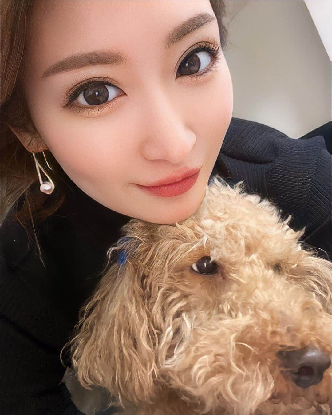 美波あいかのインスタグラム：「今日は明け誕です😽 来ていただけたら嬉しいです♥️  お花、バルーンの事投稿してなかった😭 今日明日で贈って頂けると助かります😘  楽しくなりますように♥️♥️  #バルセロナグループ #Fillia #フィリア #札幌 #さっぽろ #すすきの #ススキノ #キャバクラ #キャバ嬢 #キャバクラ嬢 #ニュークラブ #ニュークラ #ニュークラ嬢 #キャバ #ホステス #ラウンジ #すすきのキャバクラ #すすきのキャバ嬢 #すすきのグルメ #札幌観光 #美人 #美女 #可愛い #可愛い女の子 #かわいい女の子 #銀座 #北新地 #錦 #中州 #六本木」