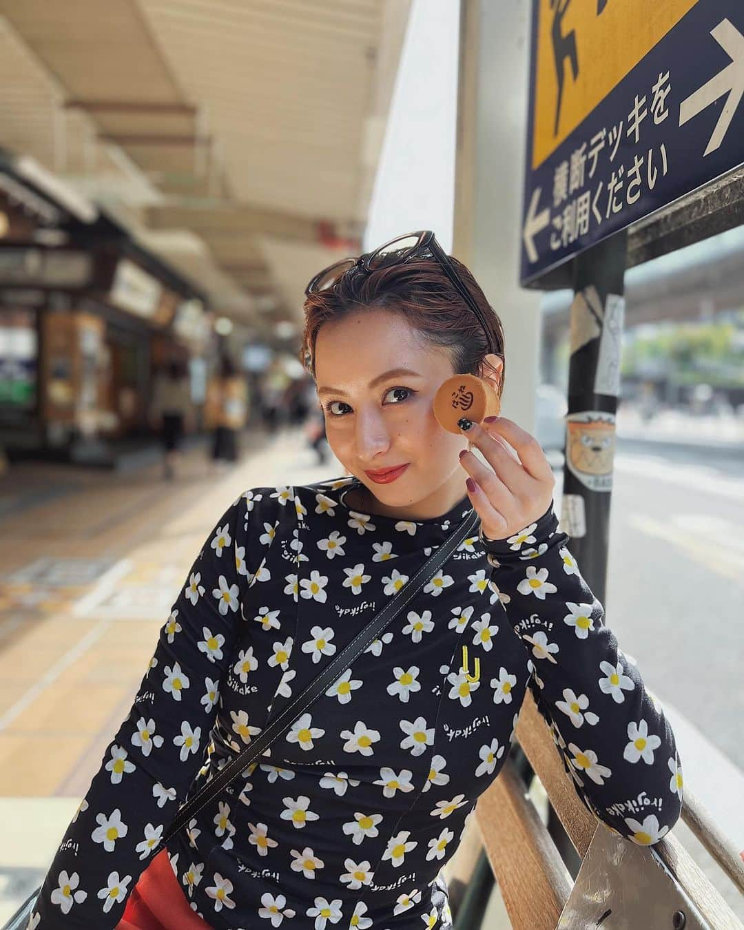 Julia Castroさんのインスタグラム写真 - (Julia CastroInstagram)「♨️🥮😋🤍 . #springtrip #hakone #japan #onsen #manju #onsenmanju  #いっぱい食べた  #グルメ旅 #箱根まんじゅう  #julifashion」4月14日 20時54分 - julia.c.0209