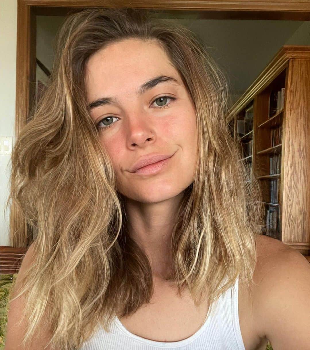ブリジット・マルコムのインスタグラム：「I (did actually) wake up like this - ⭐️ Pjs and all 💅 Hair is officially reaching peak entropy」