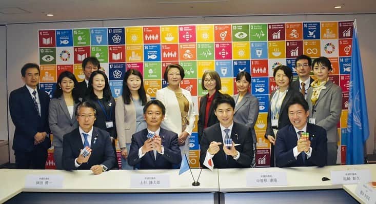 中曽根 康隆さんのインスタグラム写真 - (中曽根 康隆Instagram)「渋谷にある【国連大学】へ。この度、新たにマルワラ学長が着任された事もあり、仲間の議員たちと共に表敬訪問＆意見交換をさせて頂きました。  世界には国連の機関が多数ありますが、この国連大学本部はアジアで唯一の国連機関本部であり、日本が招致に成功した過去があります。日本の本部以外にも世界12ヵ国に研究所があり、ここ日本においては修士・博士という学位取得も可能です。  また国連本部ビルの中には多数の国連機関の駐日代表事務所が入っています。マルワラ学長との意見交換の後に、ビルに（テナントとして）入っている各機関の駐日代表の皆さんと意見交換をさせて頂きました。 あまり知られていませんが、UNU, UNIC, UNICEF, UNDP, UNOPS, UNIDO, UNFPA, ILO, WFPなど世界的に重要な機関の日本事務所が勢揃いしているのが国連本部ビルなのです。代表者の皆さんは全員女性、さすが国連。短時間でしたが、意見交換も大変有意義なものとなりました。  地元では陸上自衛隊第12旅団創立22周年＆相馬が原駐屯地創立64周年式典にて挨拶。前12旅団長の坂本陸将の無事を祈るばかりです。  沼田市さくら祭りの開会式でご挨拶＆新しい桜の木を公園内に植樹。地元の美味しいものや、素晴らしい出し物、パフォーマンスもあり、大変多くの地元の皆さんで賑わっていました。  そして沼田では志半ばで旅立ってしまった大切な同志のお墓参りへ。天国から今の沼田を見て、何を思っているだろう。たくさん報告して、たくさんお願いしてきました。引き続き見守っていてください。」4月14日 15時38分 - yasutaka_nakasone