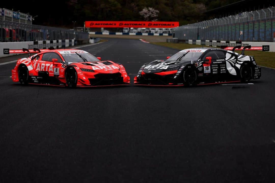 ARTAのインスタグラム：「#8 ARTA MUGEN NSX-GT #16 ARTA MUGEN NSX-GT #arta #supergt #artamugen #autobacs」