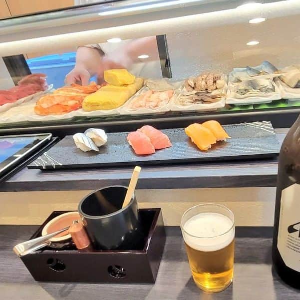 ケニチさんのインスタグラム写真 - (ケニチInstagram)「日本一の寿司屋で呑んでます。動画は後日アップさせて頂きます‼️ #大阪　#寿司　#難波　#ビール　#日本酒　#ケニチ」4月14日 16時05分 - kenichiosaka