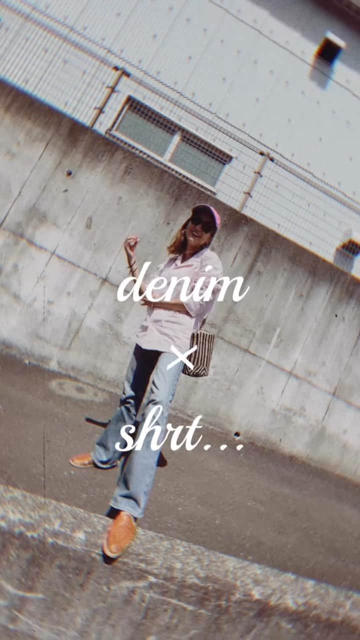 堀舞紀のインスタグラム：「🧢👚👖👞🧳🕶  ついつい  リールばかりになりがち🙊  裸足の生活を満喫しております🫶🏾💕  今日からハッピーセットのオマケが トミカ🛻！！ ハイラックスが欲しくてww 買ったら1発で当たった😎!!!  激アツ❤️‍🔥  めちゃくちゃウレピイ。  ピックアップトラック🛻集めがち。  😂  #母親服装 #子育て記録 #洗車動画 👆🏾 え？」