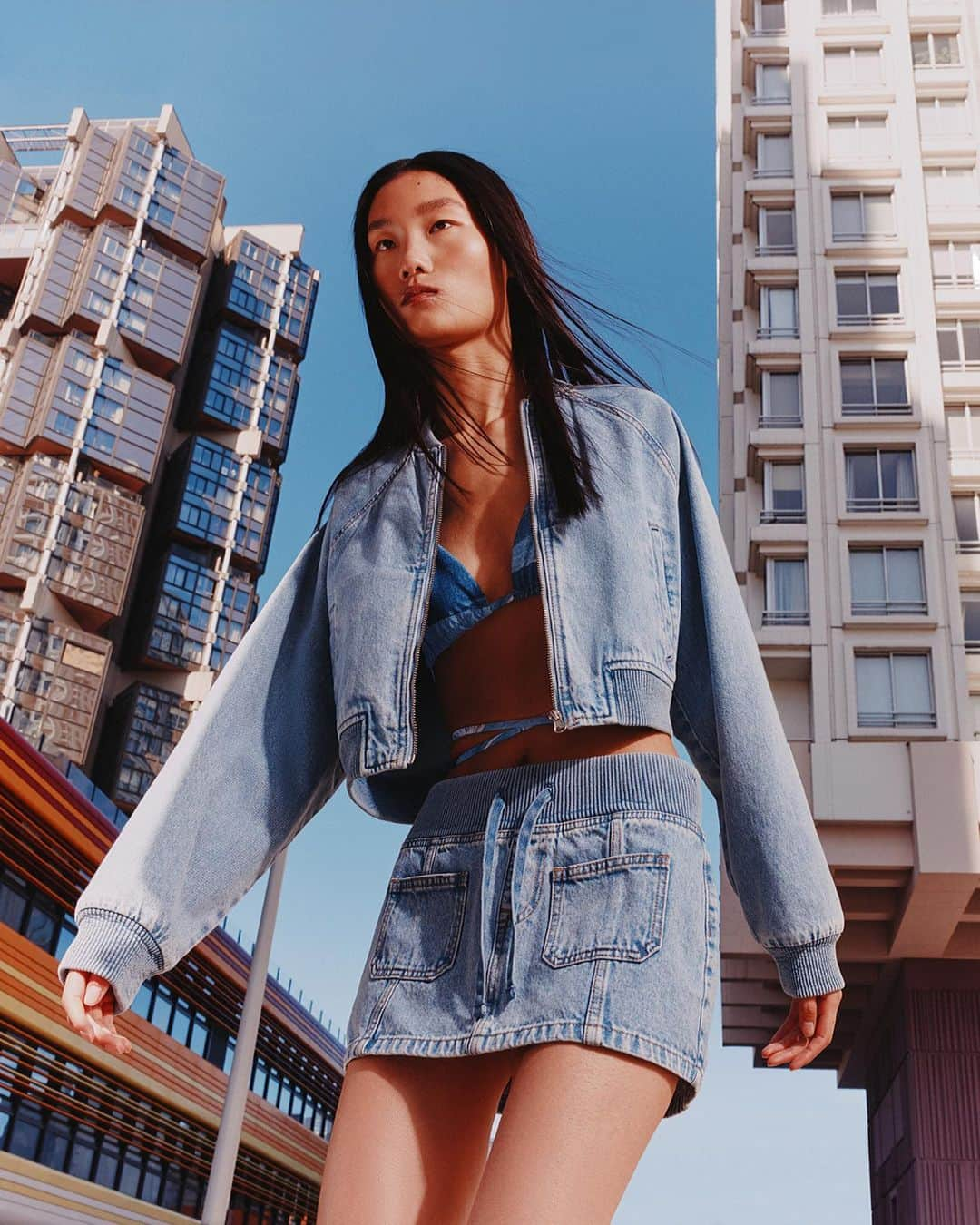 Pull&Bearさんのインスタグラム写真 - (Pull&BearInstagram)「ooooOops! we fell into the DENIM trend trap againnnnn 💙」4月14日 16時14分 - pullandbear