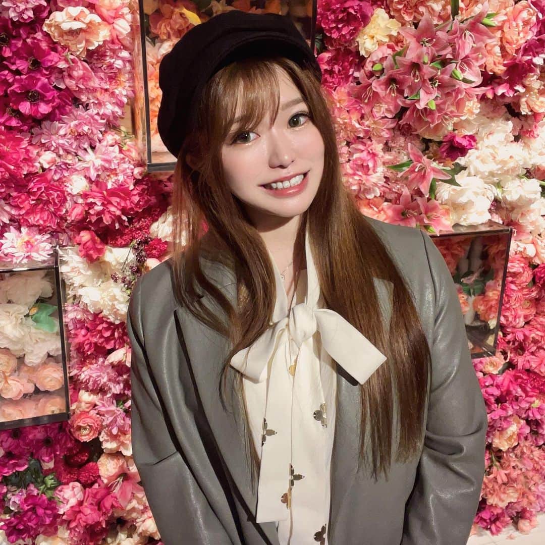 愛咲えれなのインスタグラム：「. . 🌸🌹❤️ . #愛咲えれな #きゃばきゃば #lounge愛咲　#キャバ嬢 #iris #キャバクラ #クラブ #ミナミ #北新地 #宗右衛門町 #ポケパラ #指名 #えれな #シャネル #バースデーイベント #シャンパン #アルマンド #踊れるキャバ嬢 #踊れるキャバ嬢といえばえれな #イリス #ホステス #いいね返し #キャバ #ソウメイジャパン #ベルロゼ　#クラブイリス #黒髪ロング」