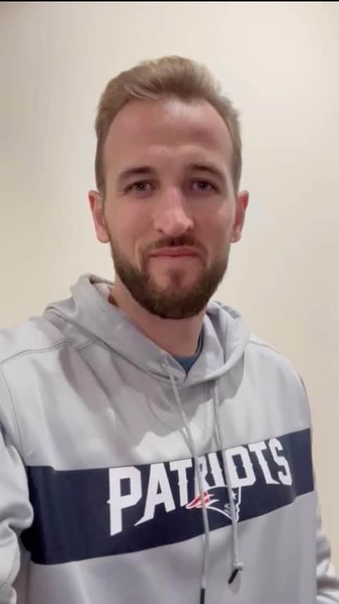 ハリー・ケインのインスタグラム：「So happy to be supporting #FootballShirtFriday for the Bobby Moore Fund for @cr_uk a week today on 21 April! Wear your favourite football shirt, share on social media and help raise funds for life-saving bowel cancer research 🙌   Get involved - footballshirtfriday.org」