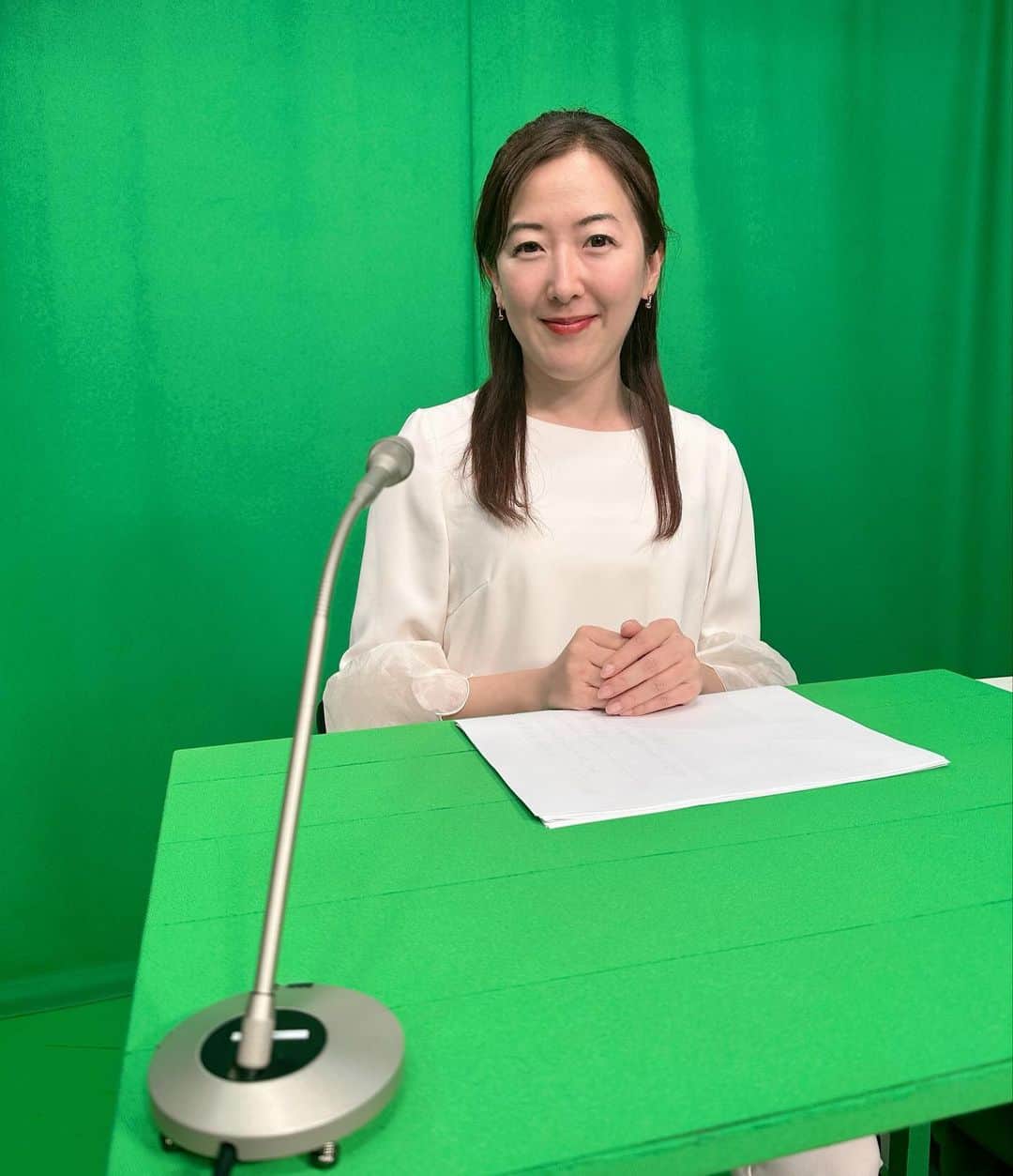 前田真里のインスタグラム：「296ニュースは、 今夜8時から 放送です‼️  ・  ふるさと広場のチューリップ ずっとまわっていた風車の風景に 癒されました！🤗」