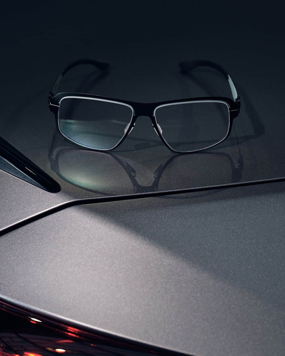 のインスタグラム：「With their powerful appeal and precise design, the AMG 09 glasses give everyone who wears them a strong sense of self-confidence.  ic! berlin Glasses AMG09  #icberlin #icberlinofficial #eyewear #mercedesbenz #mercedesbenzamg #opticianlife #optician #optical #glasses #glassesfashion  @mercedesbenz  @mercedesamg」