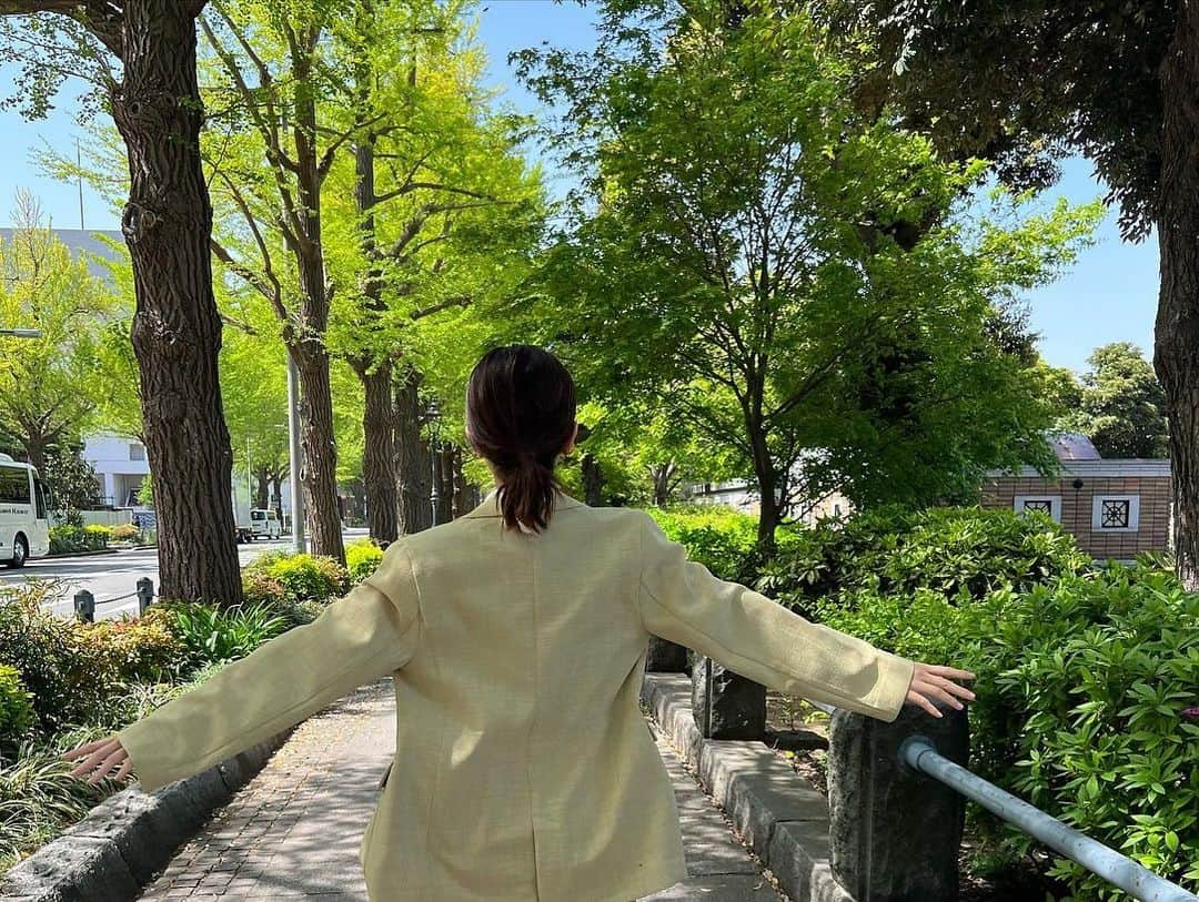 松田好花さんのインスタグラム写真 - (松田好花Instagram)「ㅤ  THE TIME,のロケで横浜の山下公園に🌼 お花も海もカレーもBBQも足湯も満喫できて幸せでした！  #yahostagram   #日向坂46 #松田好花  #山下公園 #thewharfhouse #本日オープン  #食リポで出していただいた #あいがけカレー #お持ち帰りをお願いしたら #素敵に詰めて下さいました #美味しかったです」4月14日 17時11分 - matsudakonoka.yahos