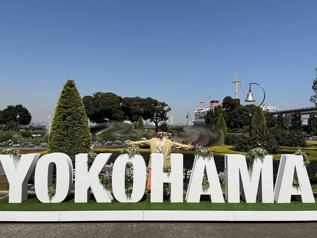 松田好花さんのインスタグラム写真 - (松田好花Instagram)「ㅤ  THE TIME,のロケで横浜の山下公園に🌼 お花も海もカレーもBBQも足湯も満喫できて幸せでした！  #yahostagram   #日向坂46 #松田好花  #山下公園 #thewharfhouse #本日オープン  #食リポで出していただいた #あいがけカレー #お持ち帰りをお願いしたら #素敵に詰めて下さいました #美味しかったです」4月14日 17時11分 - matsudakonoka.yahos