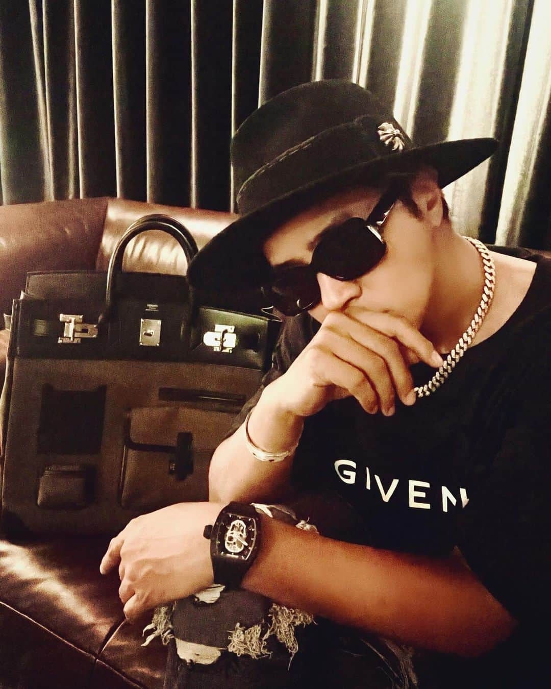 ショウ・ルオのインスタグラム：「⚜️ #hermes #hermeshac #hermescargo  #richardmille #rm5201」