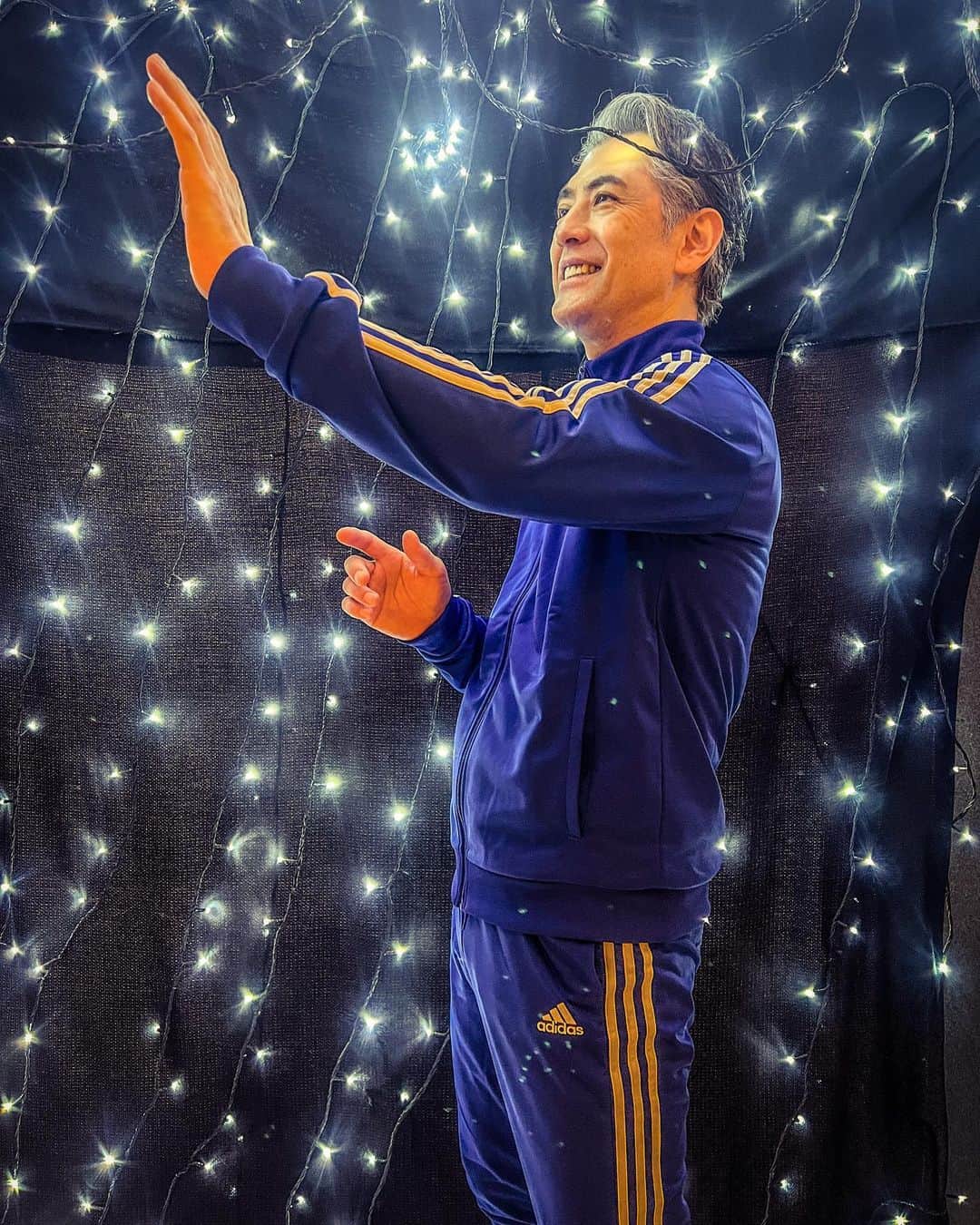 堀部圭亮のインスタグラム：「#舞台 #ブレイキングザコード 会場の #シアタートラム のロビーに「チューリングになれる」フォトスポットがあります♪ ボクは観光地にある〝顔出しパネル〟が大好きなので、ここも隙を狙っていたんです(〃ω〃)♪ 本日ご来場頂きました皆様、ありがとうございました！ 明日はマチネ＋ソワレ、13時と18時それぞれ開演(開場は45分前)です。 ご来場予定の皆様、劇場にてお待ちしております♪」
