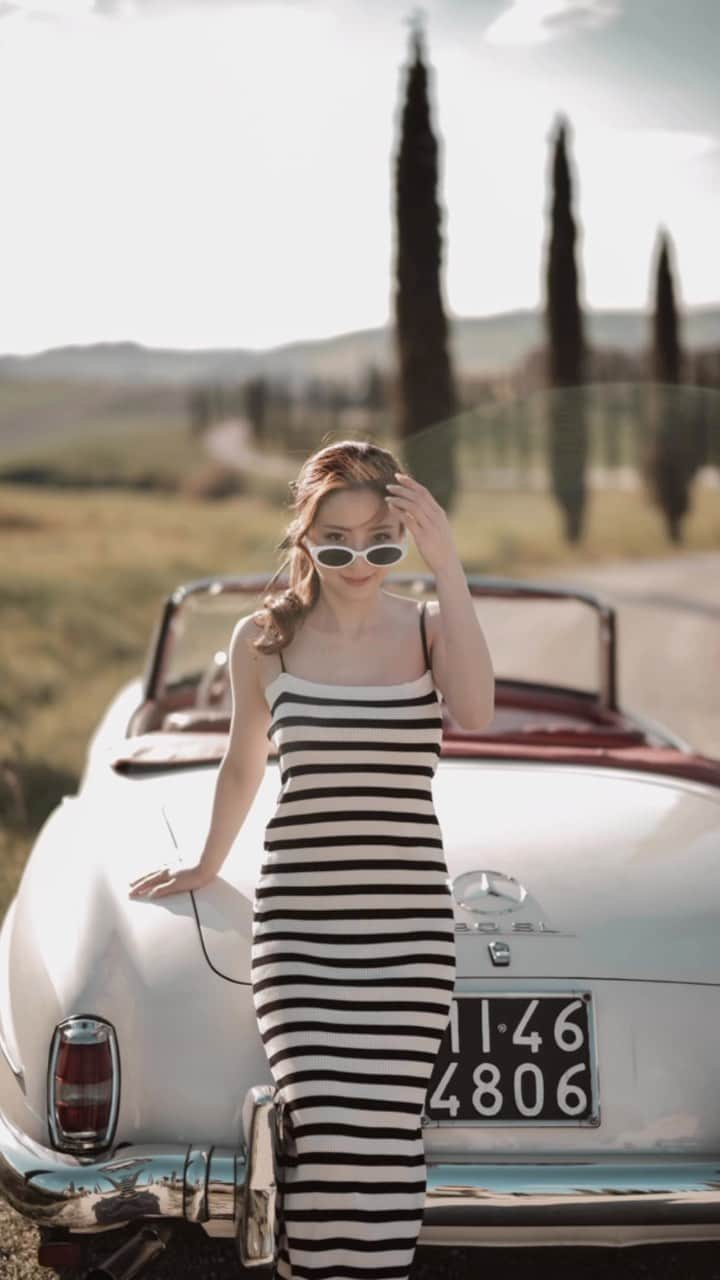 Giann Chanのインスタグラム：「Having fun in Tuscany 📸   Photographed @ssjesicajeanette  @summerstoryphotography Makeup and Hair @sots_muah  Classic car @hpe_classics  #vintagecar #classiccars #Benz190SL」