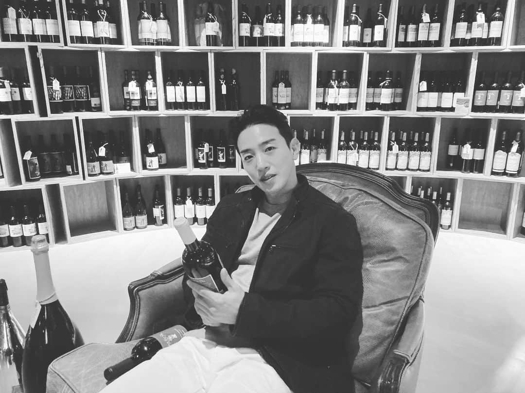 イテソンさんのインスタグラム写真 - (イテソンInstagram)「🍷one more?~」4月14日 18時17分 - taeseon.official