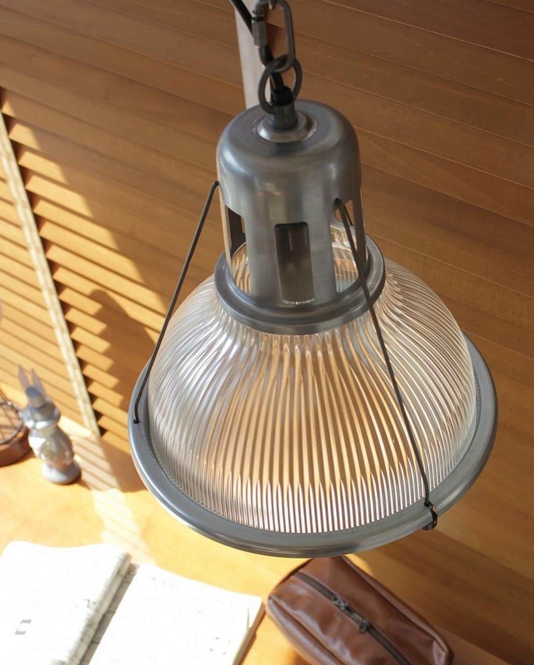 ACME Furnitureさんのインスタグラム写真 - (ACME FurnitureInstagram)「original LAMP   •BODIE INDUSTRY LAMP  •Φ300 H280 / L1000  •GLASS/STEEL   Contact:ACME Furniture MEGURO St. TEL:03-5720-1071 Email:acme-jsf@acme.co.jp  #acmefurniture #vintagefurniture #pendantlamp #bodieindustrylamp」4月14日 18時20分 - acme_furniture