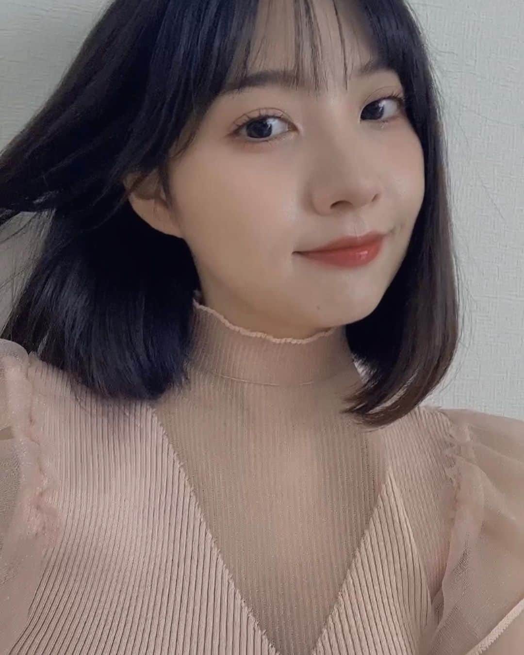 津島衣里のインスタグラム：「@thelimely のアクセサリーはお肌に優しい素材で 汗や水にも強く酸化しにくくサビにくいのが特徴！！！  24時間つけっぱなしでもお肌に負担が少なくて 金属アレルギー対応なので安心🪽  シンプルで使いやすくて、お手頃なお値段なのもうれしい♪  アクセはシルバーのシンプルなデザインのものを さりげなくつけるのがすき🩵  #LIMELY #ライムリー #肌に優しいアクセサリー #つけっぱなし #金属アレルギー対応 #316l #サージカルステンレス  #ちょっとしたプレゼント」