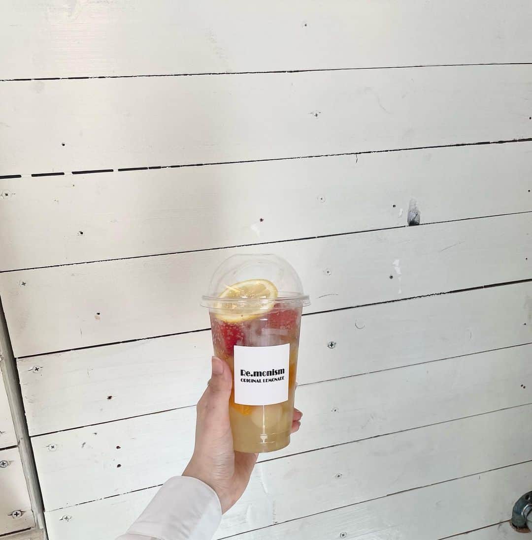 関谷瑠紀のインスタグラム：「好きな飲み物はレモネードかジンジャーエールです🍋 このレモネードおいしかた ⁡ #レモネード #関谷瑠紀」