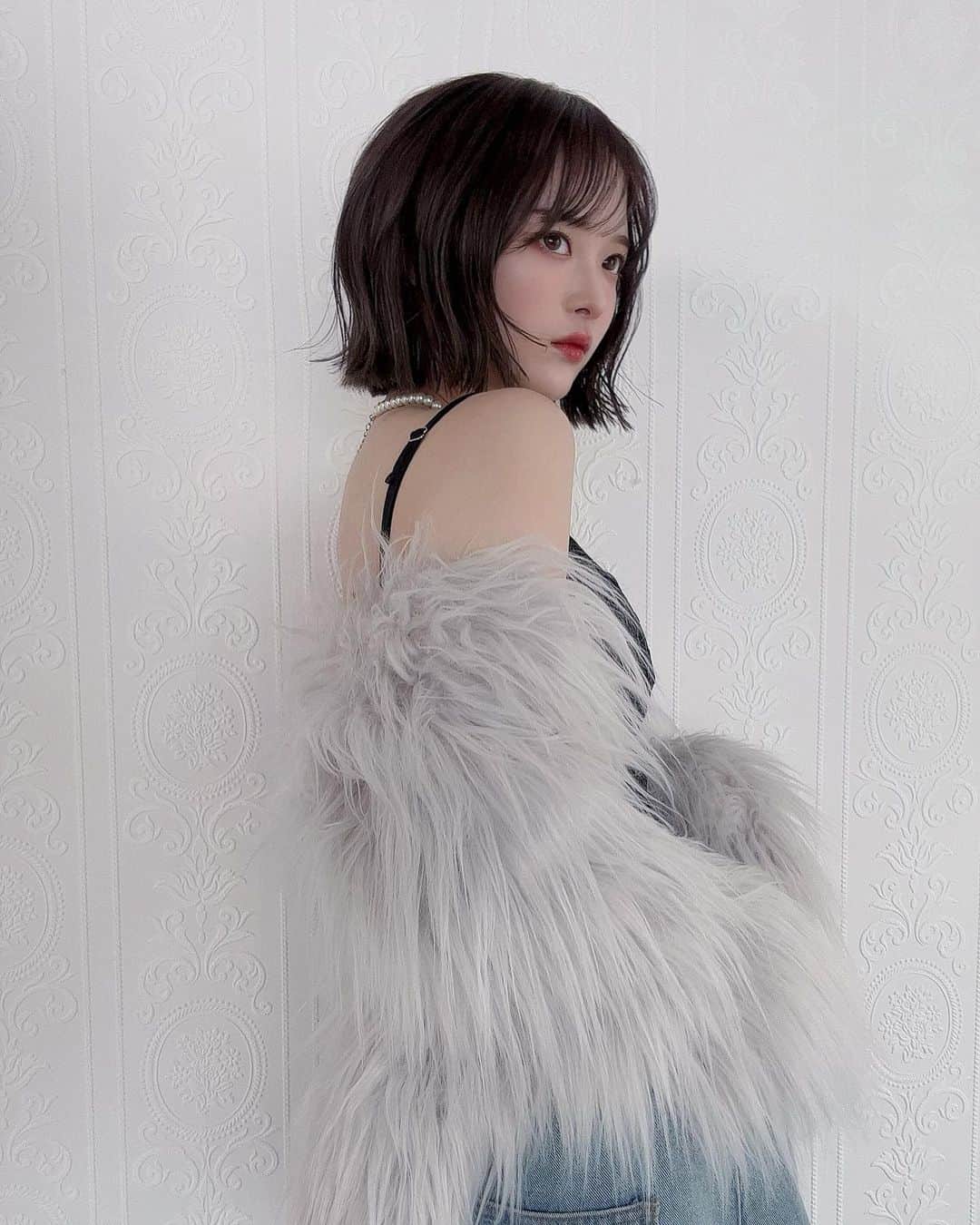 優希クロエのインスタグラム：「🦋🦋🦋  #デニムコーデ #ボブアレンジ #ボブヘアアレンジ　#makeup #ootd #japanese #girl #キャミソール #model #selfie」