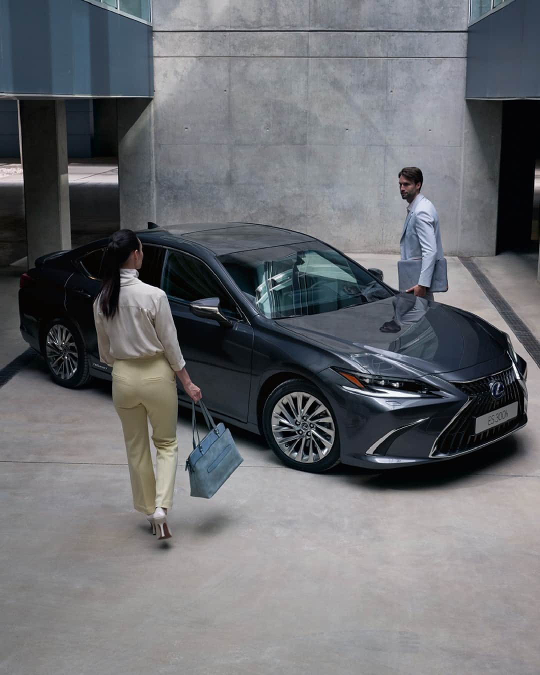 Lexus UKのインスタグラム：「The Lexus ES has passed the milestone of three million global sales, 33 years on from its launch. . . #Design #CarDesign #Automotive #Lexus #CarsofInstagram #Luxury」