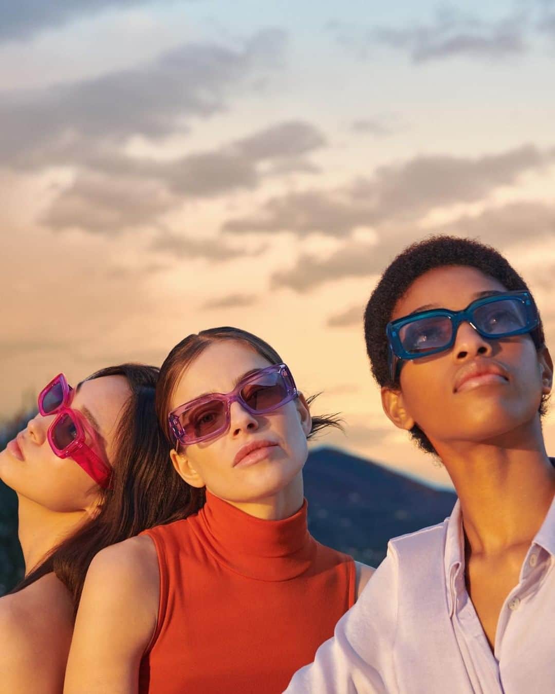 フルラのインスタグラム：「Dynamic, colorful and joyful. Find your favorite pair of Furla Sunglasses.   #ItalybyFurla #FurlaSS23 #Furla」