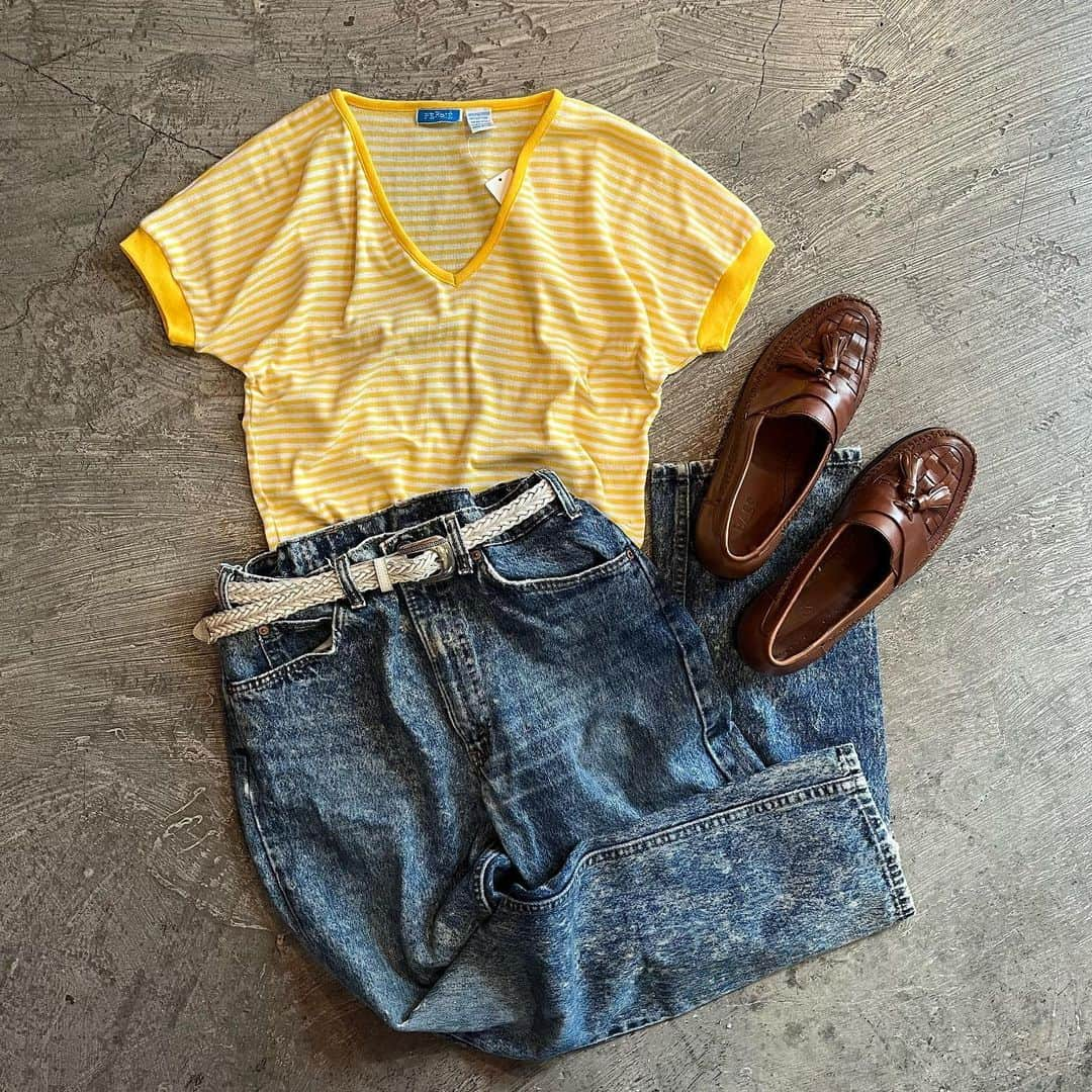 hugharajukuさんのインスタグラム写真 - (hugharajukuInstagram)「🌼chemical wash denim🌼 . お問い合わせはDM or  📩salerstokyo@gmail.com 📞03-5306-6887 . #高円寺 #高円寺古着屋 #古着屋 #古着コーデ #古着女子 #used #usedclothing #usedfashion #vintage #vintageclothing #vintagefashion #ootd #ootdfashion #ootdstyle #outfit #outfitoftheday #chemical  #chemicalwash  #denim  #denimstyle  #ケミカルウォッシュ  #ケミカルウォッシュデニム  #デニムコーデ  #デニムパンツ  #春コーデ  #春服」4月14日 18時58分 - hug_sunkiss