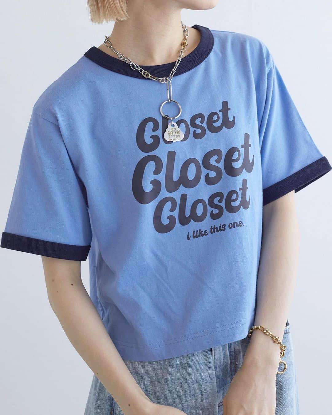 w closetさんのインスタグラム写真 - (w closetInstagram)「【blue item】  人気のブルーカラーを集めました♡ ______________  プリントリンガーTシャツ ¥2,970 color : オフホワイト　サックス　スミクロ  サイドラインスカート ¥4,950 color : グリーン　ブルー　ブラック  アメリカンスリーブタンクトップ ¥2,750 color : オフホワイト　ブラック　オフ/クロ　サックス/オレンジ  メッシュタンクトップ&タンクトップ ¥3,850 color : 	オフホワイト　ブルー　ブラック  厚底ストレッチミュール ¥6,490 color : オフホワイト　キミドリ　ブルー　ブラック  ______________   #ダブクロ#wcloset #wclo_snap#ダブルクローゼット#新作コーデ#表参道#coordinate#トレンドアイテム #2023ss#春#春ファッション#春服コーデ#カラーコーデ#カラーコーディネート#ブルーコーデ#ブルー#ブルーカラー#ブルーコーディネート#tシャツ#ロゴt#リンガーtシャツ #ミュール#タンクトップ#ブルーアイテム#春靴#春サンダル#タンクトップコーデ #メッシュトップス  #ラインスカート#スポーツミックスコーデ」4月14日 21時00分 - wclosetwearsinc