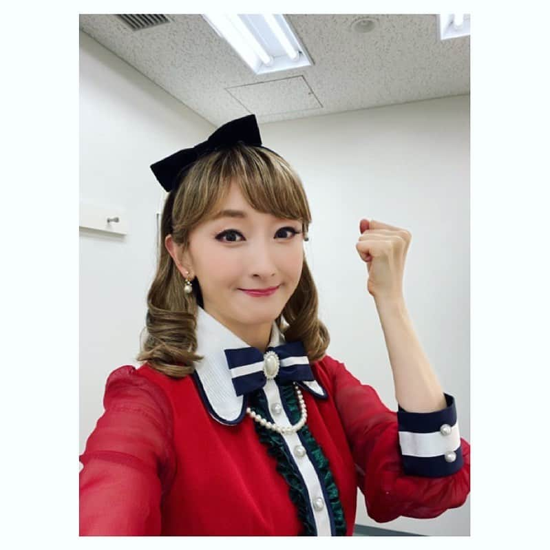 花總まりさんのインスタグラム写真 - (花總まりInstagram)「今週も始まりました！ なかなかハードな週ですが、頑張る💪🏻 お客様が本当に楽しそうで嬉しいです😆 #おかしな二人 #ニールサイモン #フローレンス #シアタークリエ」4月14日 19時03分 - hanafusamari_official