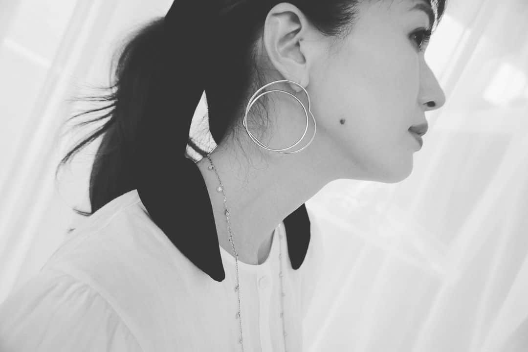 廣瀬規子のインスタグラム：「シルバーアクセサリーを積極的に付けたくなる季節がやってきました💓」