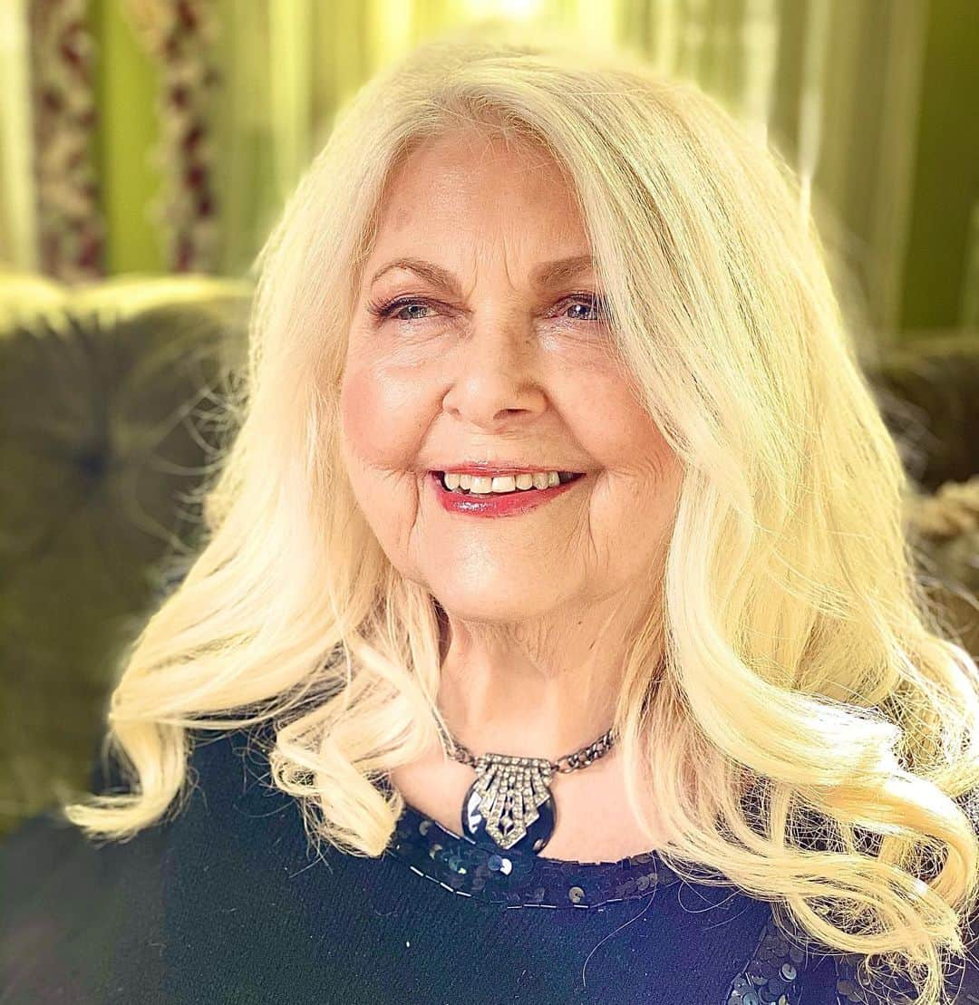 さんのインスタグラム写真 - (Instagram)「“Let the Angels of Thy Loving kindness Ascend Successfully With Her, And Shelter Her Beneath Thy Blessed Tree.” -Abdu’l-Bahá Our hearts are broken.  I Will Miss You Everyday My Beautiful Momma. ♥️🙏🏼 Marcie LaRuy-  4/27/38-4/11/23」4月15日 5時57分 - evalarue