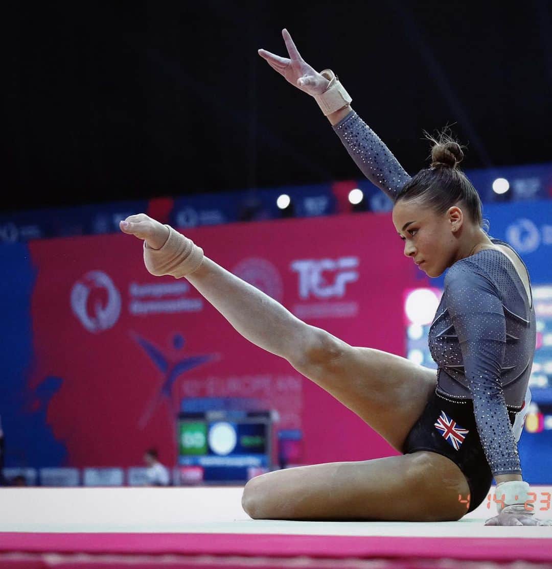 ジョージア・メイ・フェントンのインスタグラム：「First Euros AA Final 🤍   Top 8 woohoo」