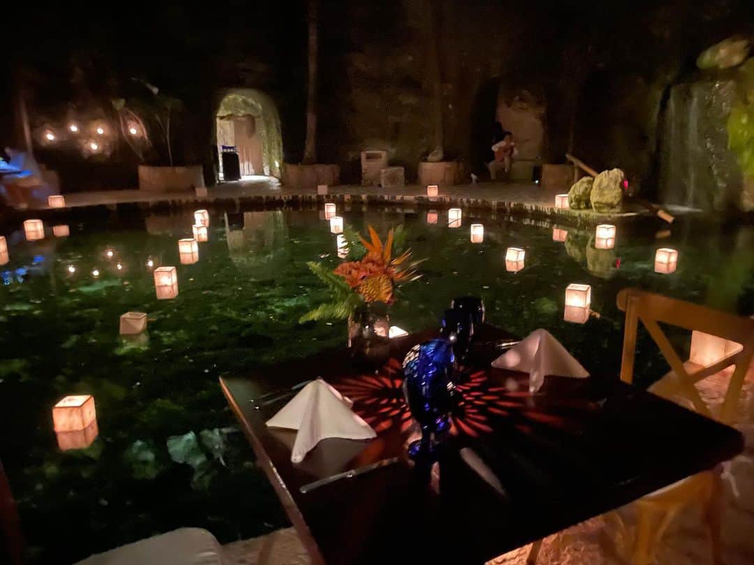 マリン・アッカーマンさんのインスタグラム写真 - (マリン・アッカーマンInstagram)「Part 2 @lacasadelaplaya #relaxation Beautiful dinner at cenote azul xcaret 💫 Thank you #grateful」4月15日 5時19分 - malinakerman