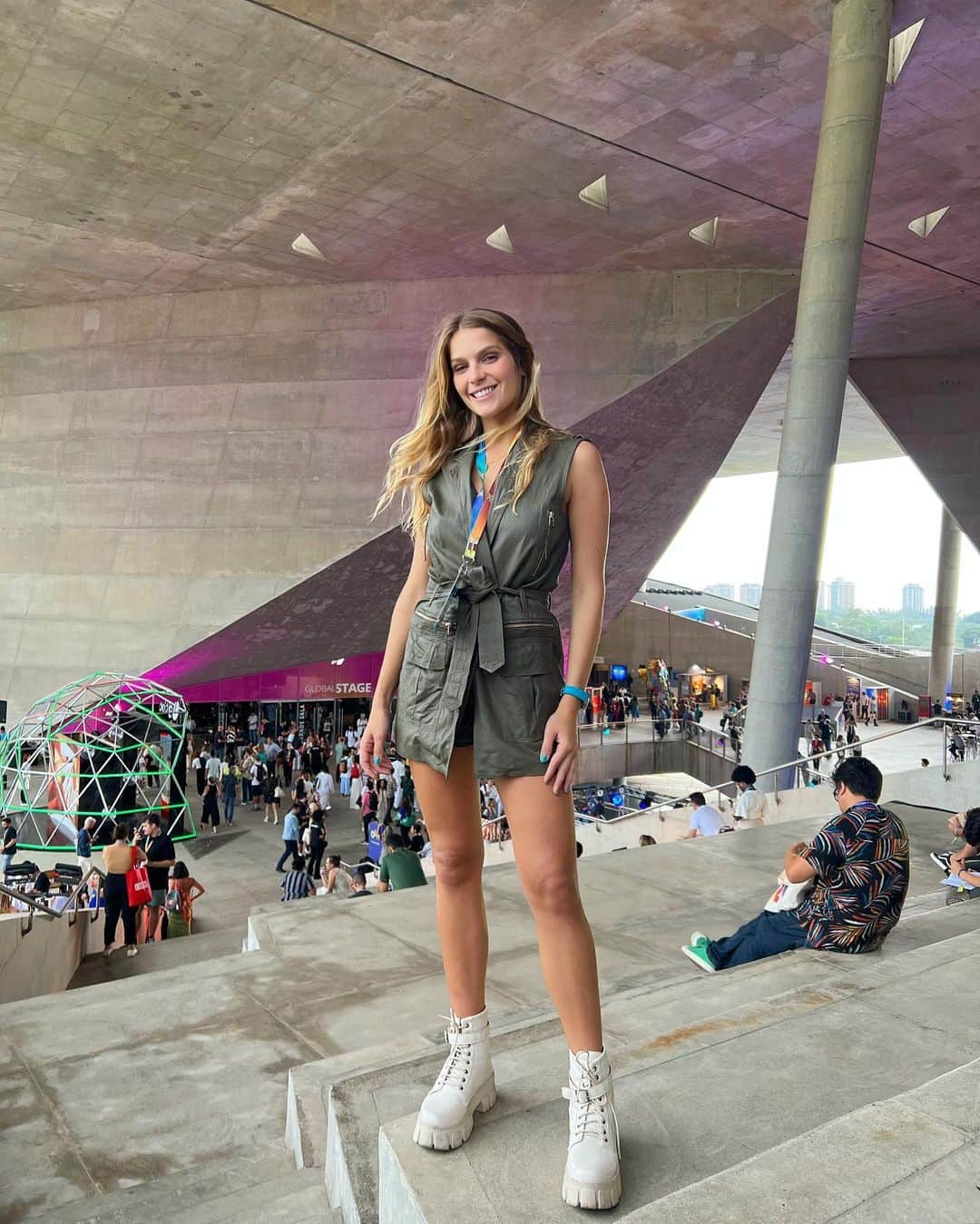イザベラ・サントーニのインスタグラム：「@rio2c ✨ Dias de muitos aprendizados, encontros e conexões!」
