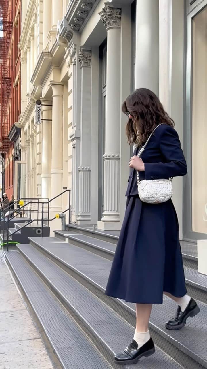 MZウォレスのインスタグラム：「How to style White Boucle, our exclusive for Mother’s Day.」